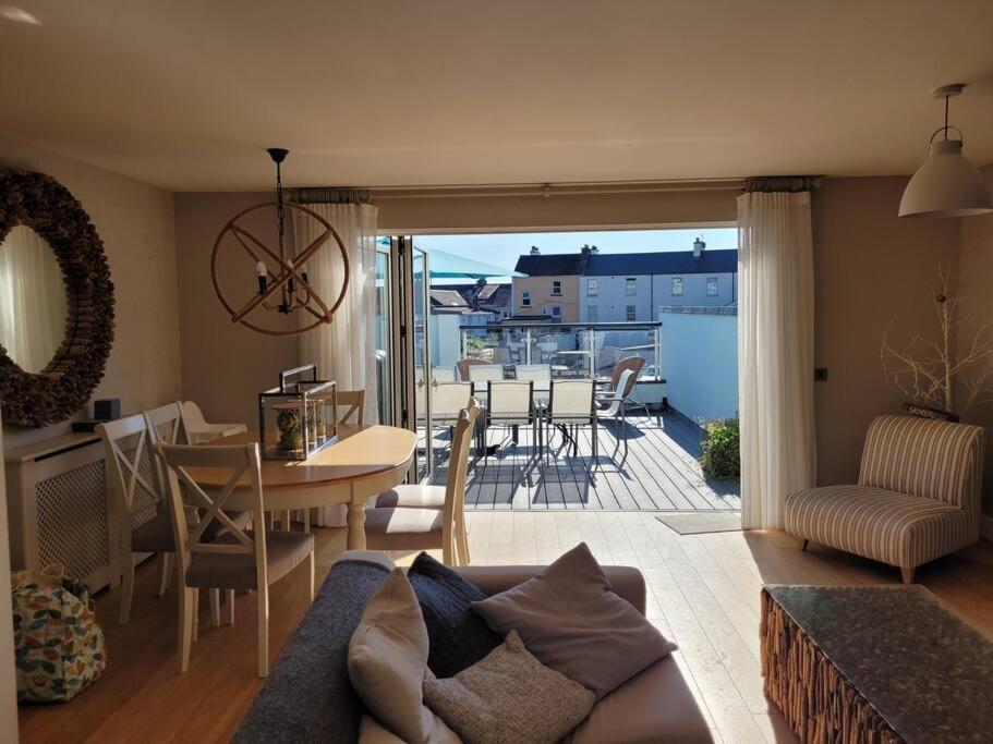 Central Modern Townhouse In Saundersfoot Villa Buitenkant foto