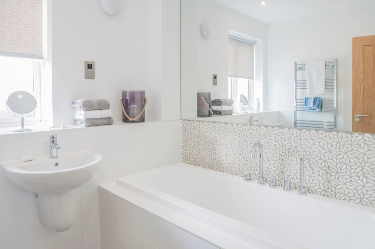 Central Modern Townhouse In Saundersfoot Villa Buitenkant foto